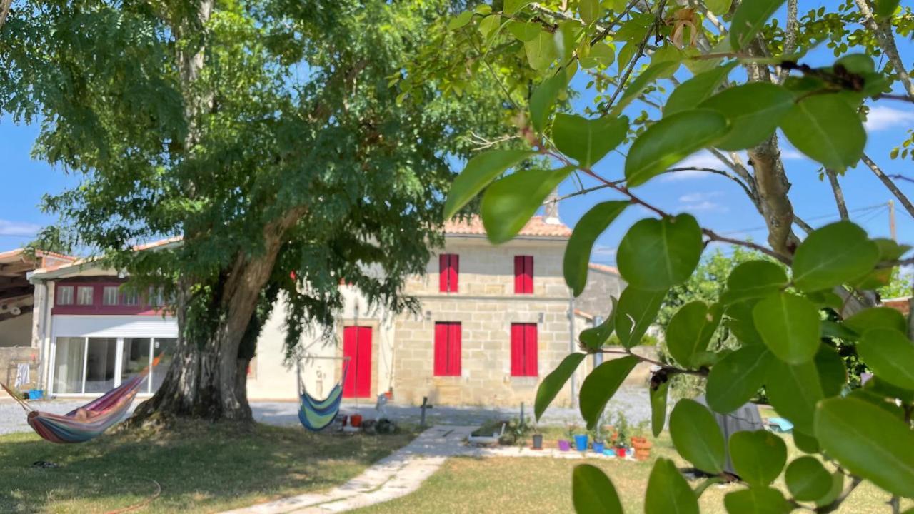 Bed and Breakfast Aux Abris Des Vents D'Anges Les Artigues-de-Lussac Zewnętrze zdjęcie